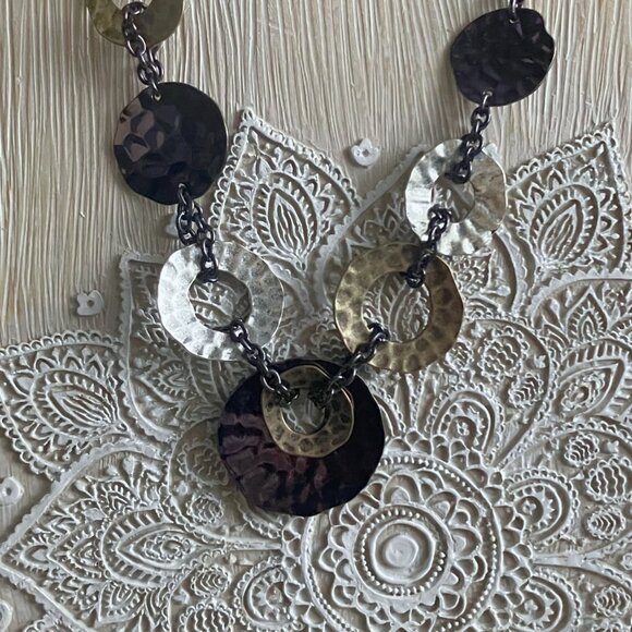 Mixed Metal Boho Statement Necklace Signed Laura Ashley Purple Hammered 15-18” - Picture 5 of 11